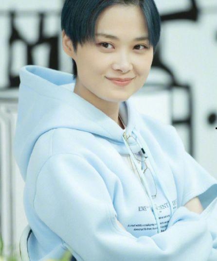 李宇春长头发照片 第2张 李宇春长头发照片 第2张