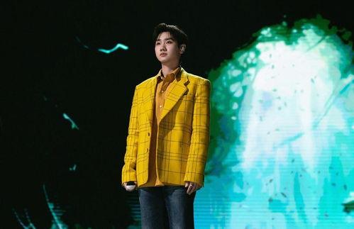 韩红搞笑出场,笑翻全场! 第2张 韩红搞笑出场,笑翻全场! 第2张