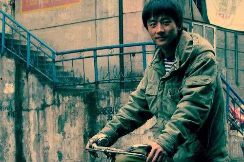 黄轩小时候照片,时光倒流,探寻星途初启的纯真岁月 第2张 黄轩小时候照片,时光倒流,探寻星途初启的纯真岁月 第2张